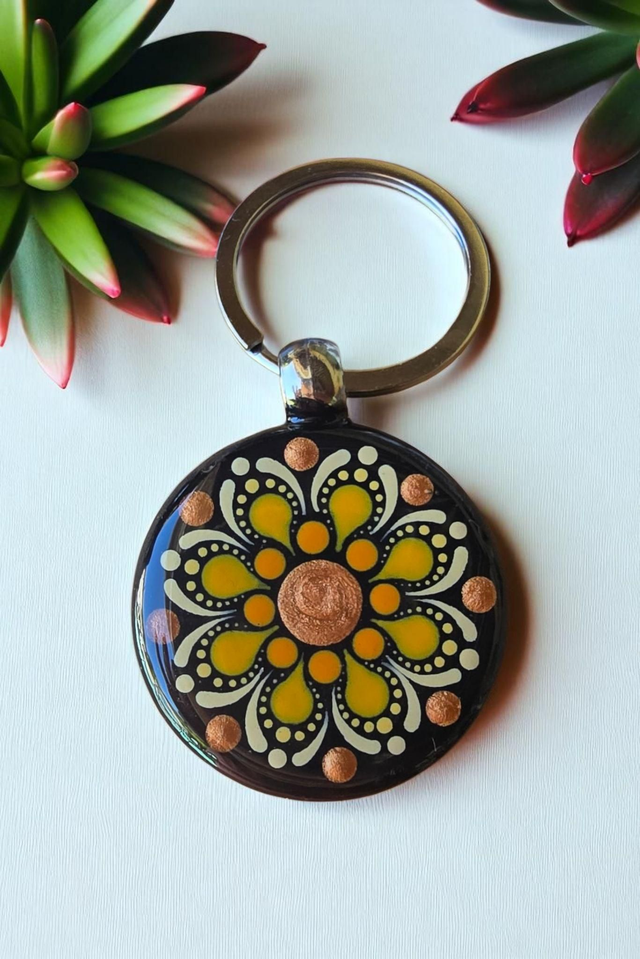 Porte-clés mandala peint double face orange et cuivré