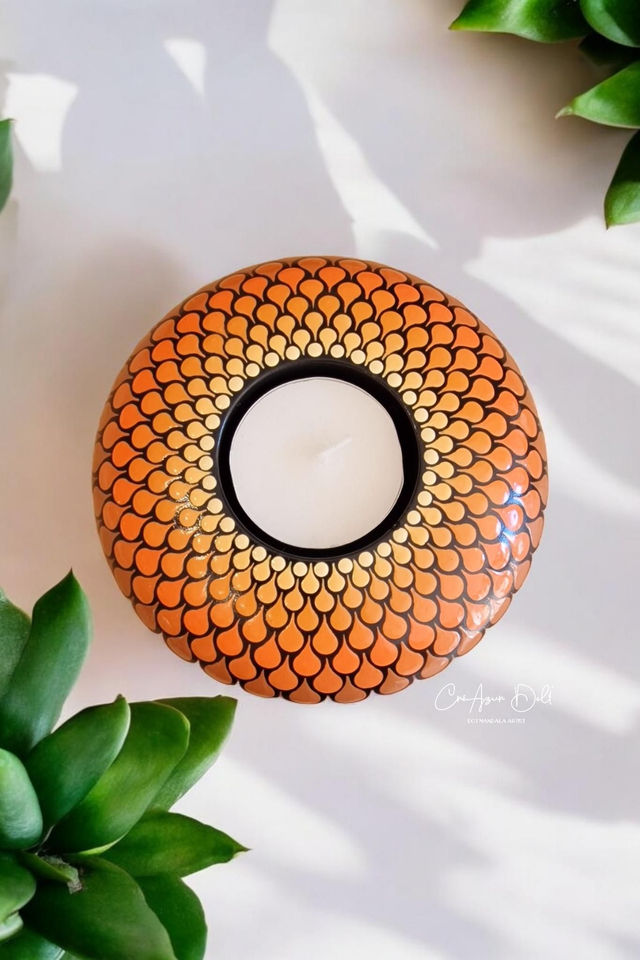 Bougeoir mandala en plâtre – Peint à la main orange et marron