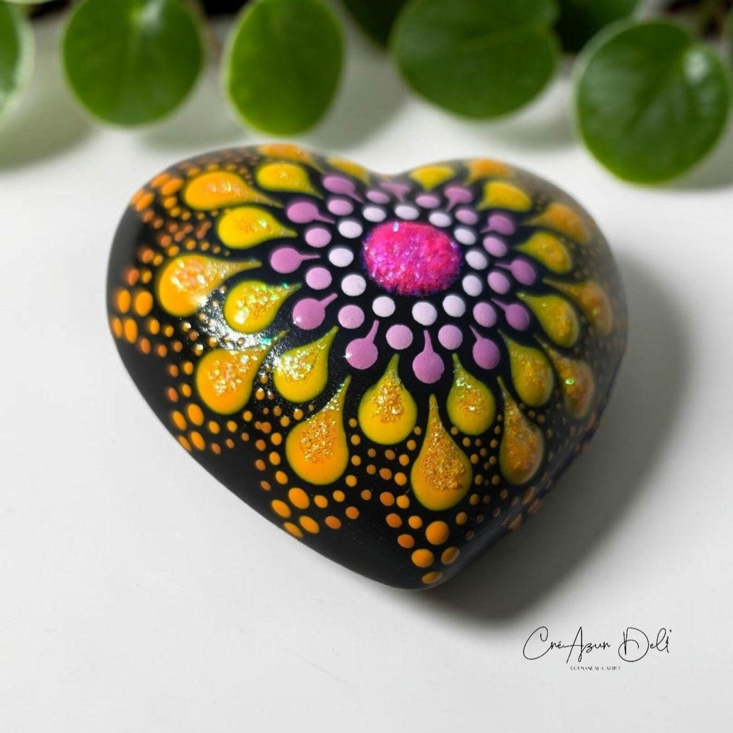 Petit coeur mandala orangé/rose en plâtre résine