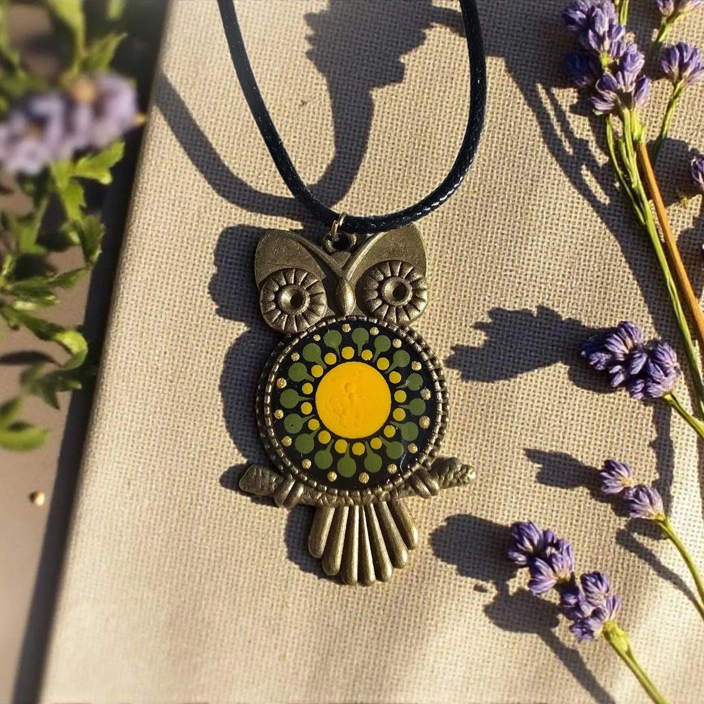 Collier hibou mandala jaune/vert
