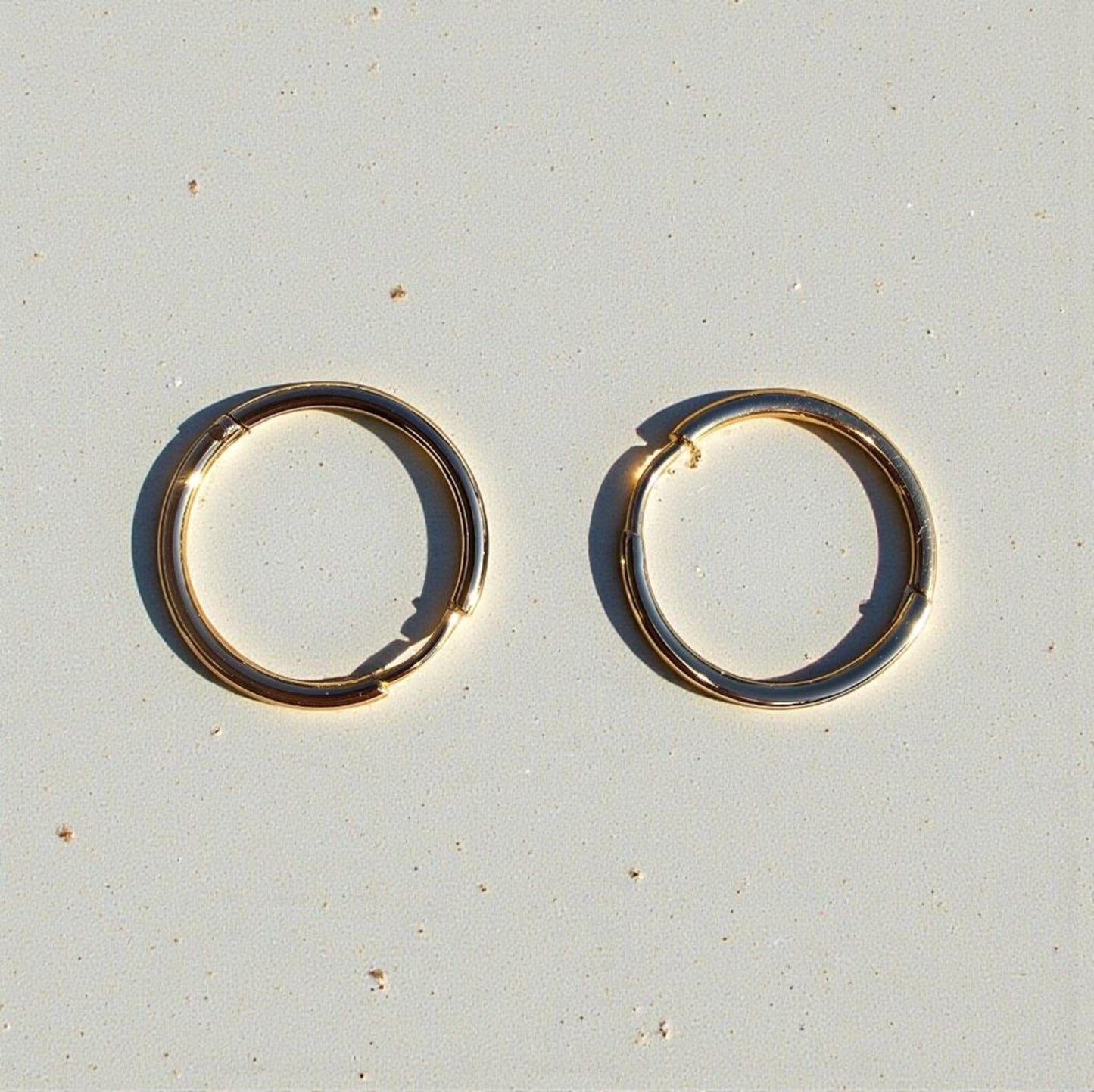 Boucles d’oreilles léopard noir bronze – Pampilles rectangulaires en pâte polymère, anneaux acier inoxydable