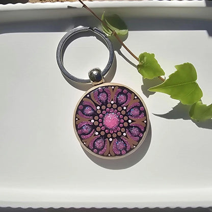 Porte-clés rond mandala peint recto verso rose pailleté et marron