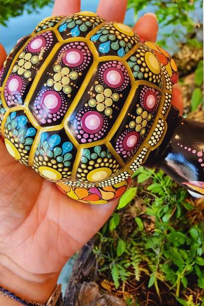 Tortue décorative mandala pointillisme en plâtre