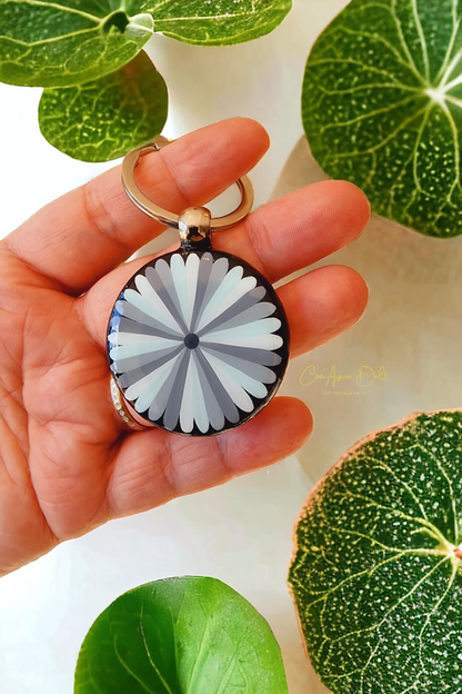 Porte-clés mandala peint double face menthe
