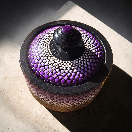 Boîte à bijoux en bois peinte à la main – Mandala en pointillisme dégradés de violet et taupe