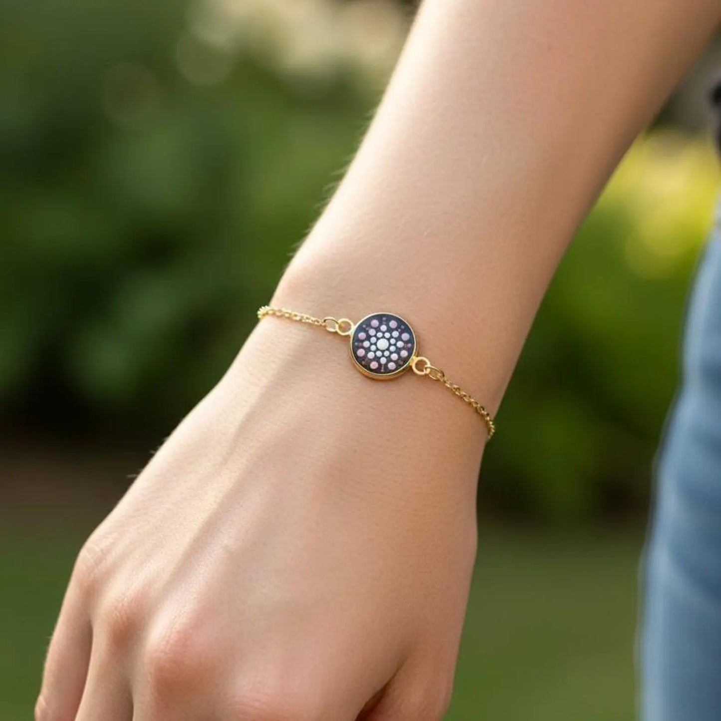 Bracelet Mandala rose en acier Inoxydable – Medaillon peint à la Main, Pointillisme, Résine UV, Bijou Bohème Chic (Copie)