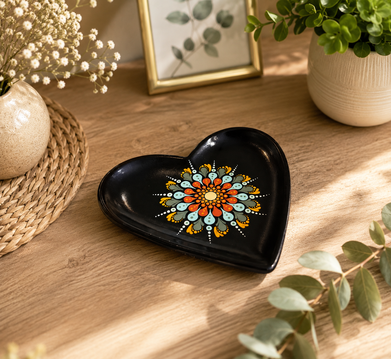 Coupelle à bijoux cœur – Mandala orange & vert en pointillisme