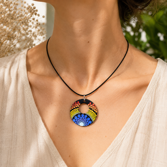 Collier en bois à trou mandala orangé et mauve en pointillisme, bijoux personnalisés,  pièce unique