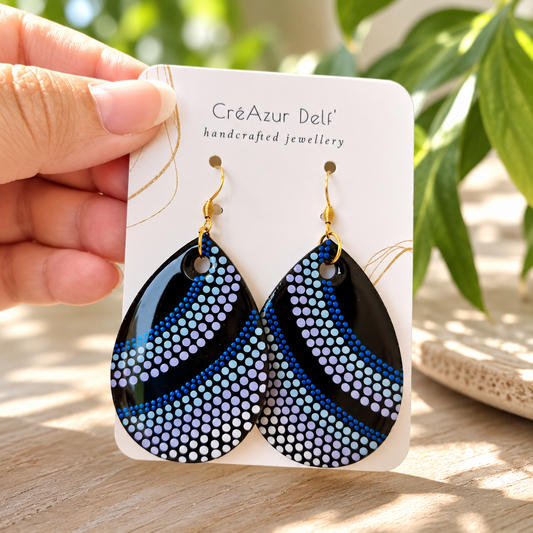 Boucles d'oreilles gouttes en bois, boucles d'oreilles peintes, pointillisme bleu