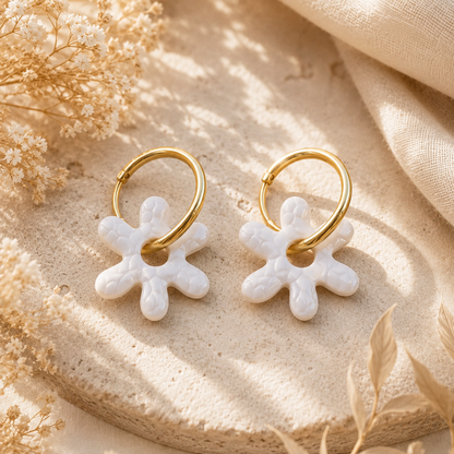 Pampilles blanches structurées - Fleurs ou oval ou rectangulaire - Bijoux artisanaux en polymère – Style minimaliste et bohème