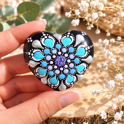 Petit coeur mandala en pointillisme violet pailleté, bleu et blanc nacré