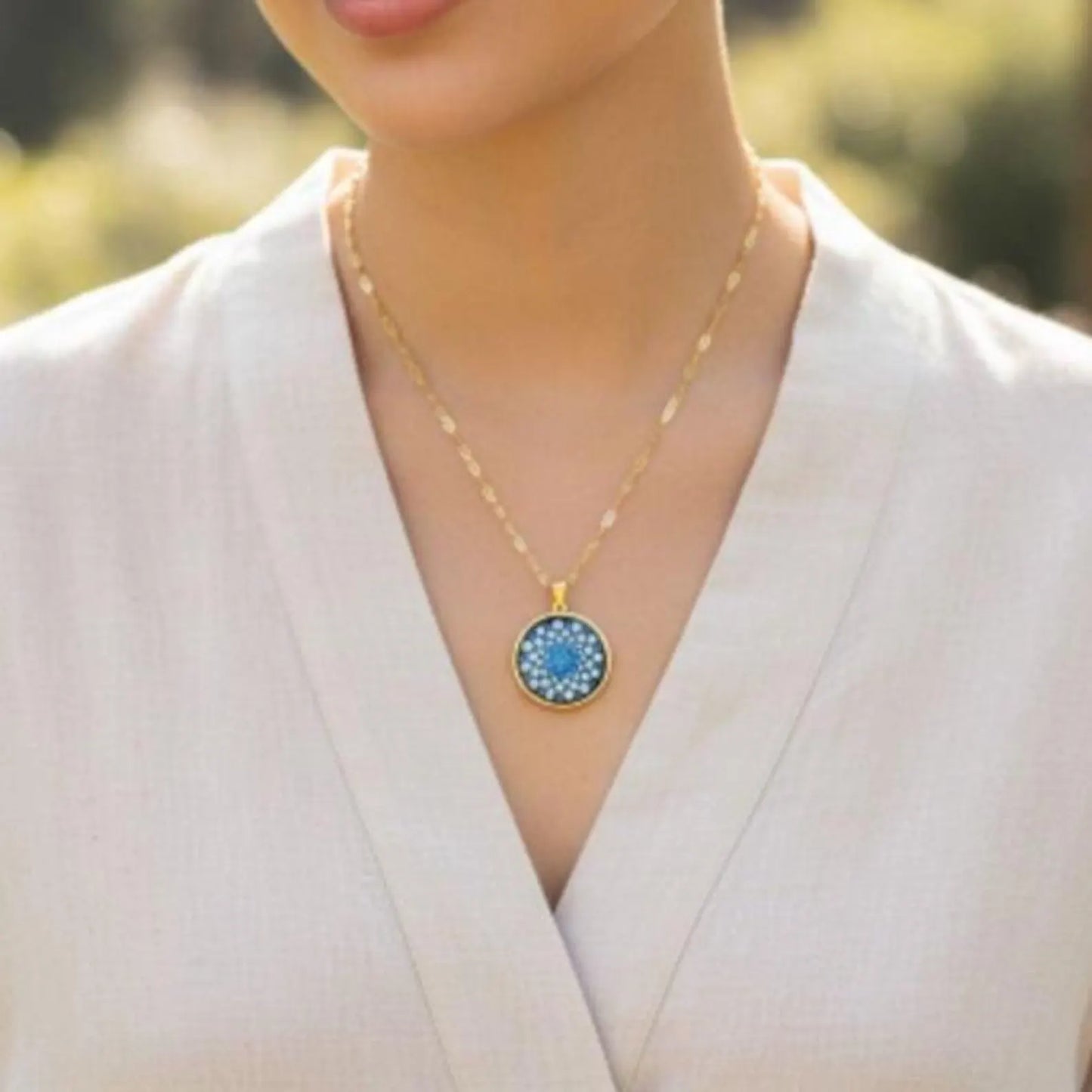 Collier Mandala bleu métallisé en acier inoxydable