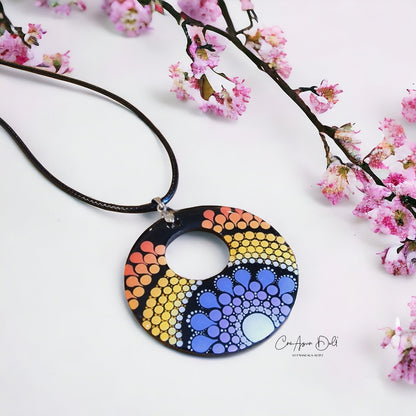 Collier en bois à trou mandala orangé et mauve en pointillisme, bijoux personnalisés,  pièce unique