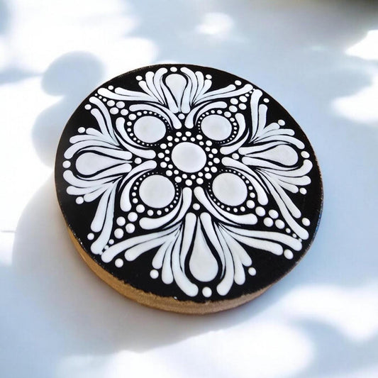 Décapsuleur rond en bambou mandala pointillisme blanc et noir, aimant de réfrigérateur, ouvre bouteille de bière (Copie)