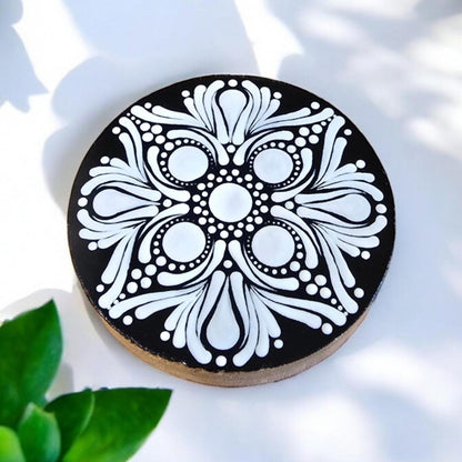 Décapsuleur rond en bambou mandala pointillisme blanc et noir, aimant de réfrigérateur, ouvre bouteille de bière (Copie)