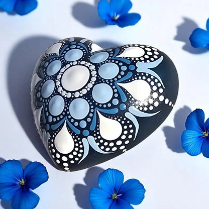Petit coeur mandala bleu et blanc – Pierre Méditation Fait Main