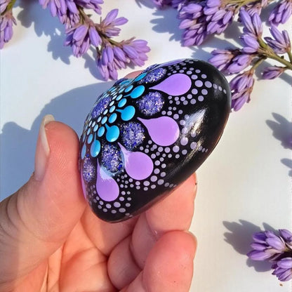 Petit Cœur Mandala Pointillisme Bleu Mauve Violet – Pierre Méditation Fait Main
