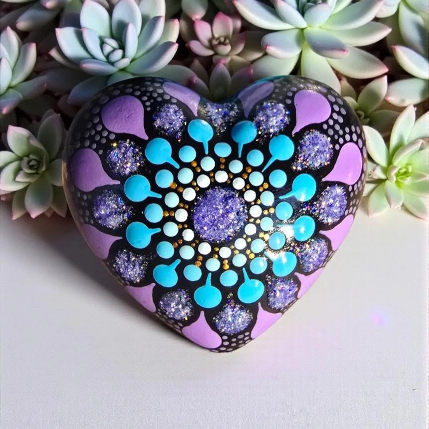 Petit Cœur Mandala Pointillisme Bleu Mauve Violet – Pierre Méditation Fait Main