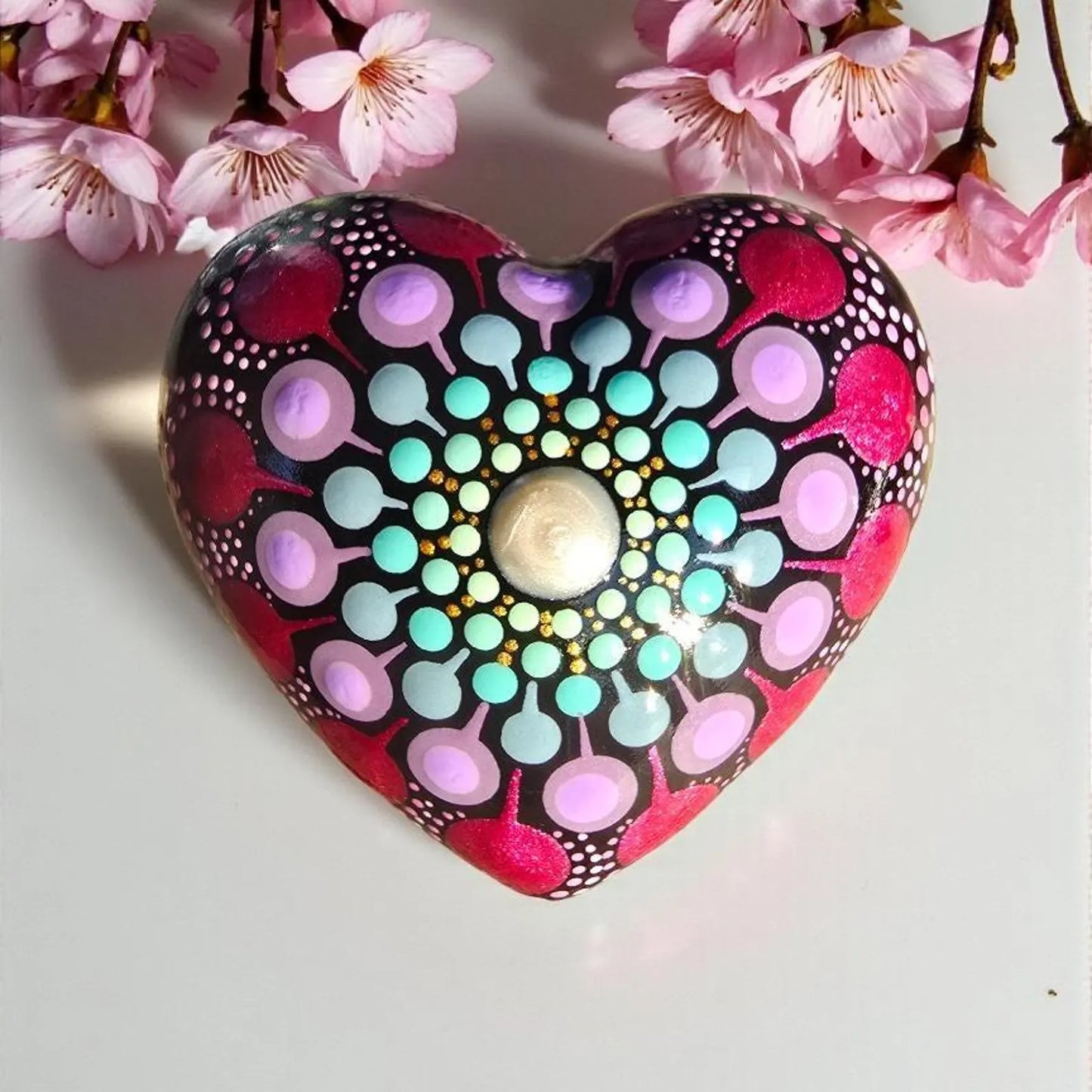 Petit Cœur Mandala Pointillisme Vert d'Eau Mauve Fuchsia – Pierre Méditation