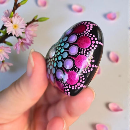 Petit Cœur Mandala Pointillisme Vert d'Eau Mauve Fuchsia – Pierre Méditation