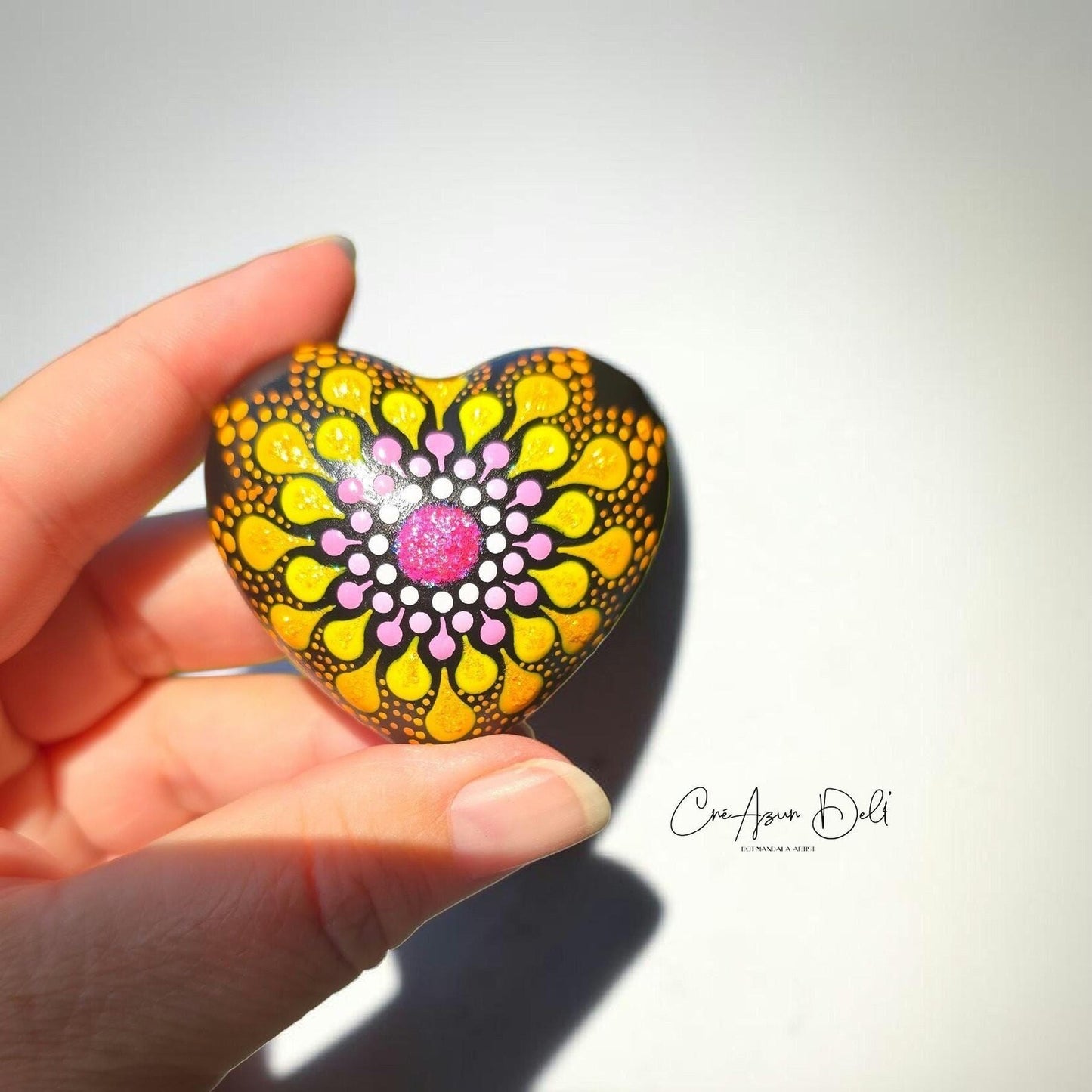 Petit coeur mandala orangé/rose en plâtre résine