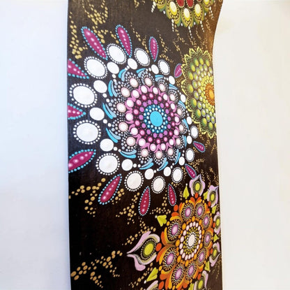 Planche skateboard décoratif à accrocher- mandala en pointillisme- Art mural peint à la main