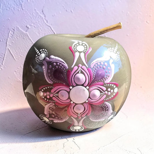 Pomme gris/taupe brillant mandala rose, fuchsia et violet en pointillisme