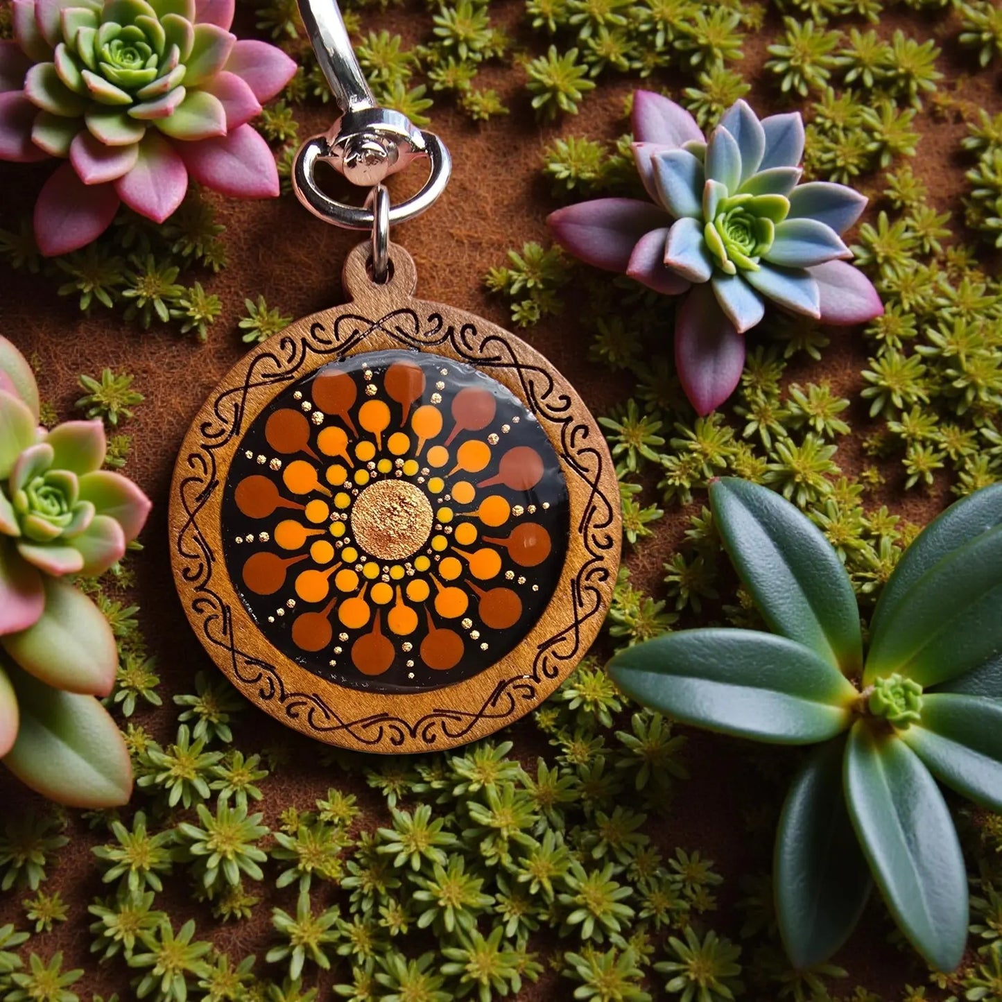 Porte-clés bois mandala orange/cuivré peint à la main