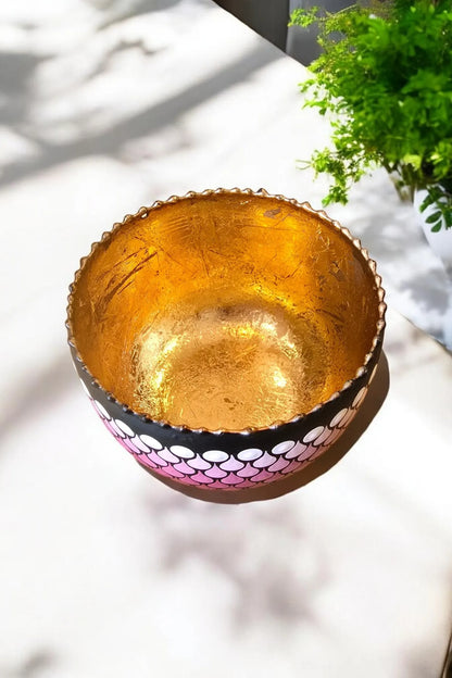 Bougeoir en métal pointillisme rose et bordeaux, art en pointillisme