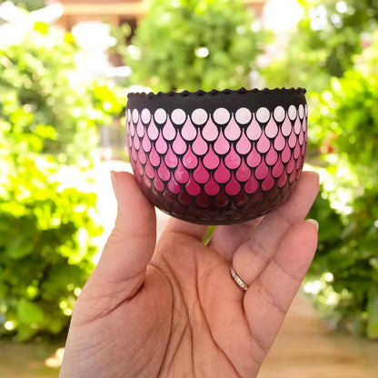 Bougeoir en métal pointillisme rose et bordeaux, art en pointillisme