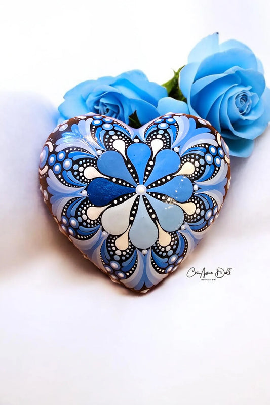 Pierre mandala en forme de cœur bleu et blanc – Cadeau unique, méditation & décoration