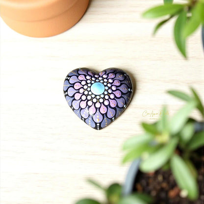 Petit coeur mandala en pointillisme bleu et mauve, méditation ou décoration, pierre de relaxation