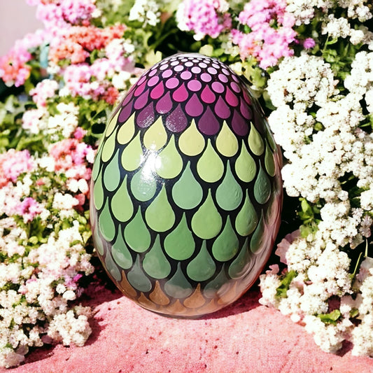 Œuf décoratif en plâtre résine – Peint à la main en dot painting – Dégradés prune, vert et cuivré