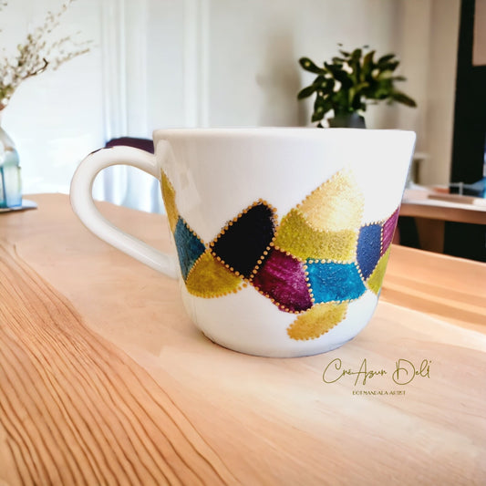 Tasse en porcelaine blanche peinte à la main – Motif origami
