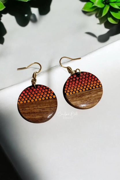 Boucles d’oreilles rondes en bois – Dégradé orange métallisé