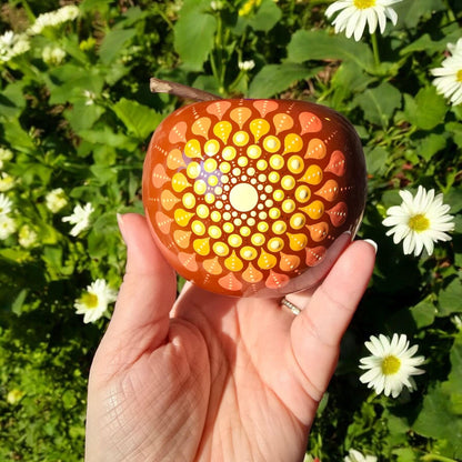 Pomme décorative terracotta mandala pointillisme orangé