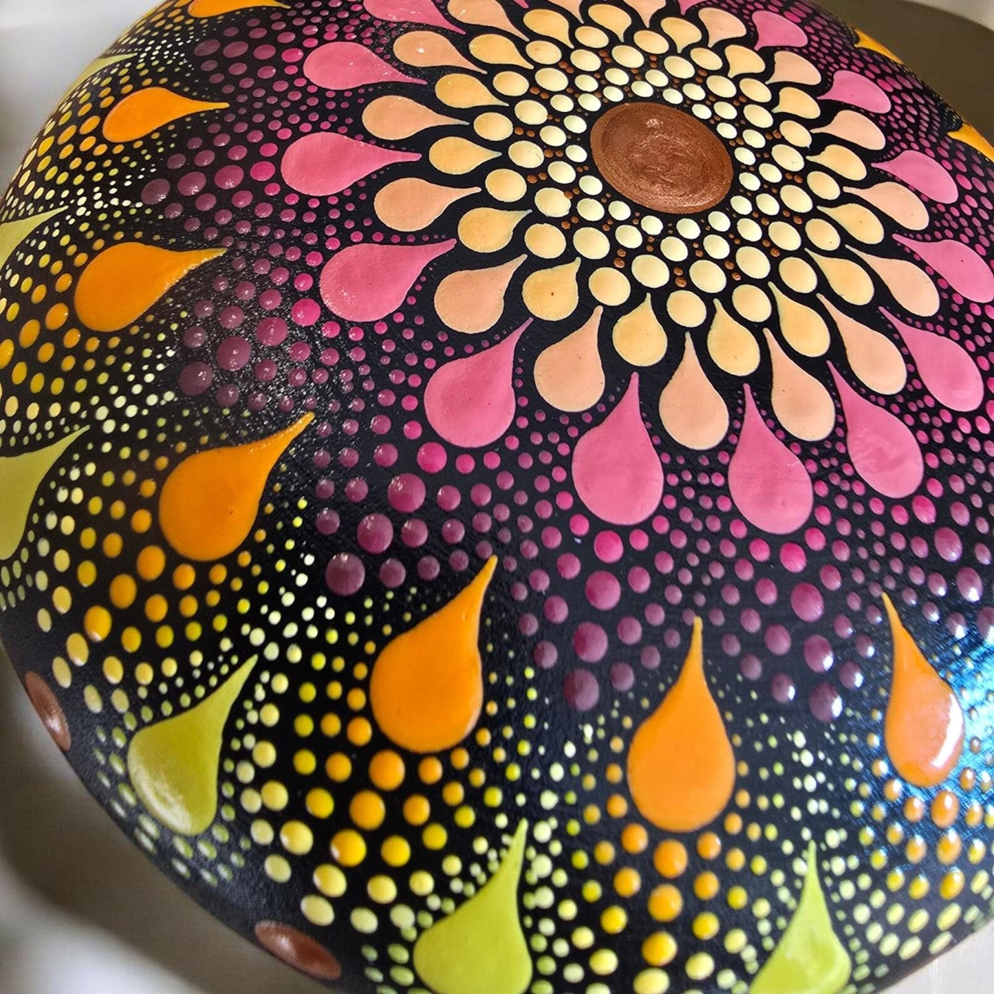 Boîte à bijoux en bois de tilleul – Mandala peint à la main en pointillisme – Pièce unique