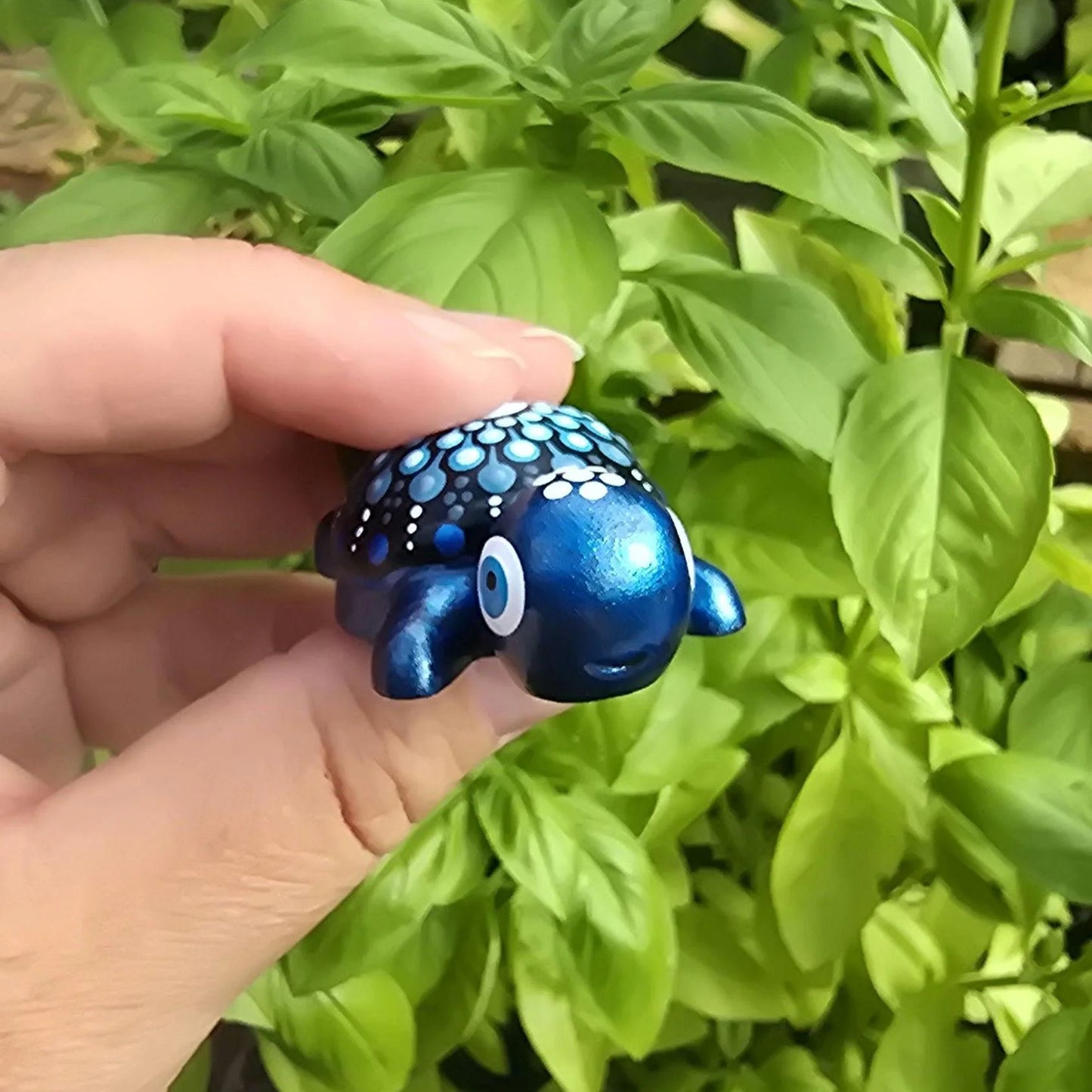 Petite tortue décorative en plâtre bleu métallisé
