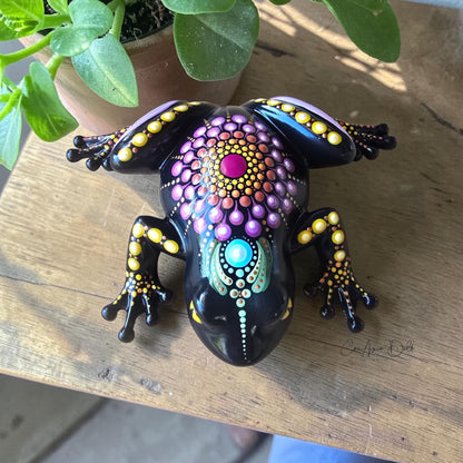 Grenouille décorative peinte à la main