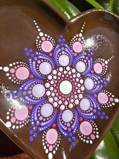 Coupelle cœur marron mandala rose & mauve en pointillisme